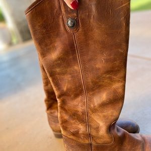 Beautiful FRYE boots